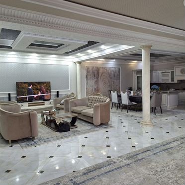 Дом 400 м² на участке 8 га