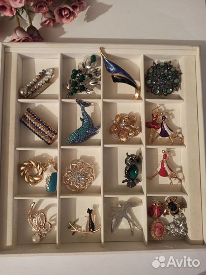 Броши современные