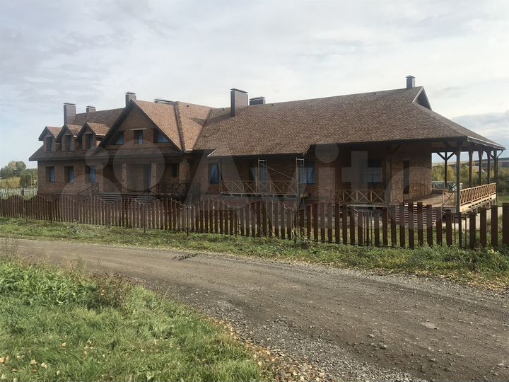 Дом 1250 м² на участке 100 сот.