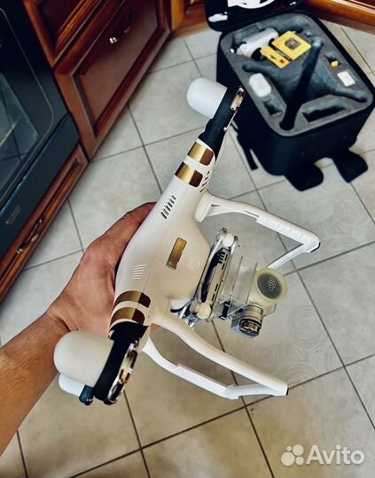 Квадрокоптер dji phantom 3 pro