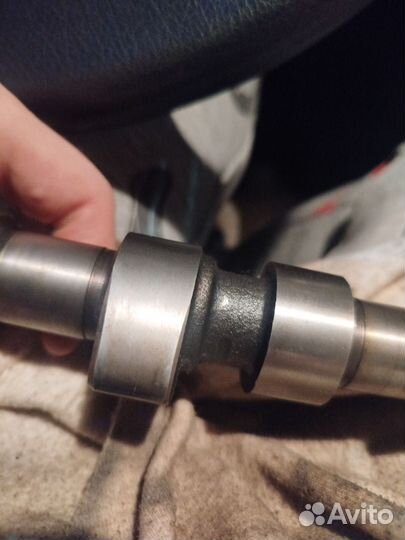 Распредвал нуждин 10.93 и Шестерня