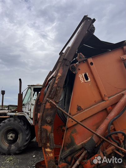 Пресс-подборщик Бежецксельмаш ПРП-1.6, 2003