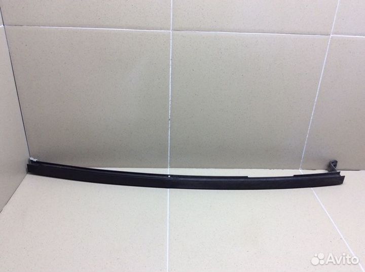 Направляющая стекла двери задняя левая Renault