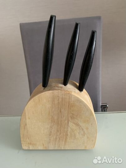 Набор кухонных ножей с подставкой