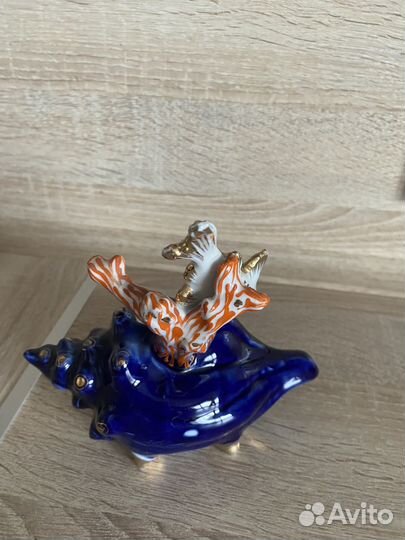 Фарфоровая статуэтка - рыбка на ракушке. 1969 г