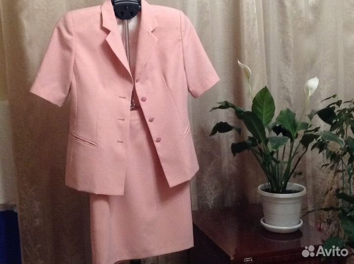 Костюм женский