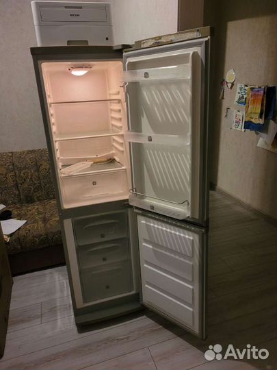 Холодильник Узкий Samsung