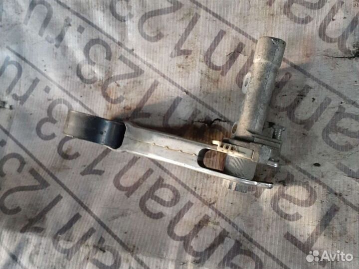 Натяжитель приводного ремня Peugeot 1.6I EP6