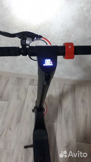 Продам электросамокат