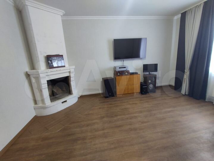 Коттедж 225 м² на участке 12,5 сот.