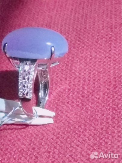 Золотое кольцо с халцедоном и бриллиантами