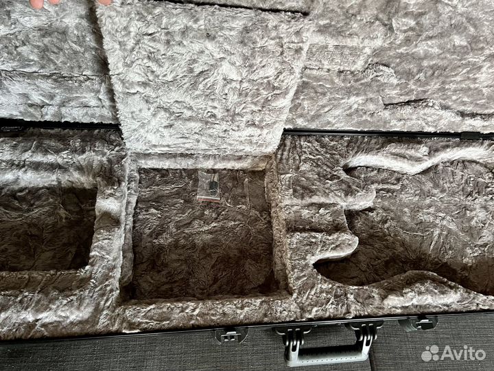 Fender Deluxe Molded Case кейс для бас-гитары