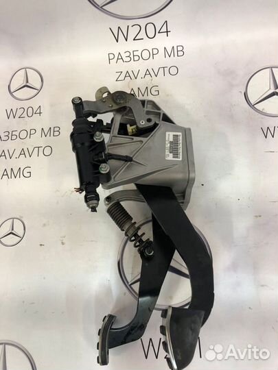Педаль МКПП Mercedes W204
