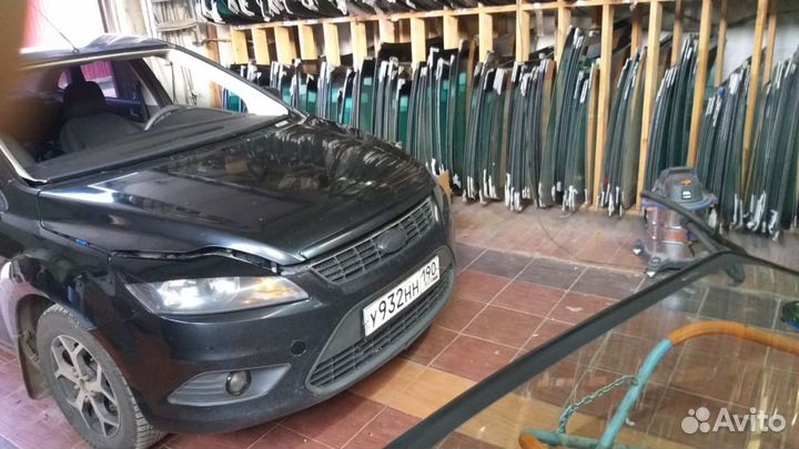 Лобовое стекло Форд Фокус