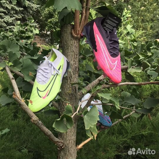 Футбольные бутсы nike