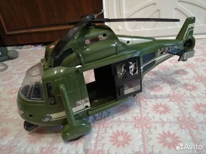Военный вертолет Dickie