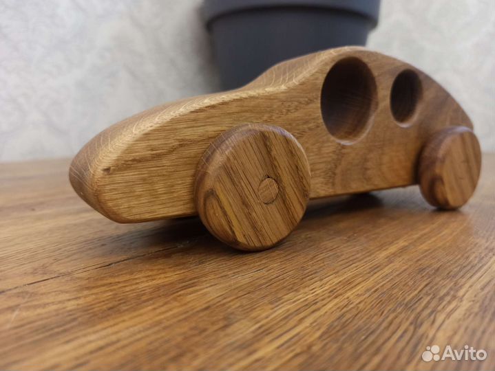 Игрушка из натурального дерева