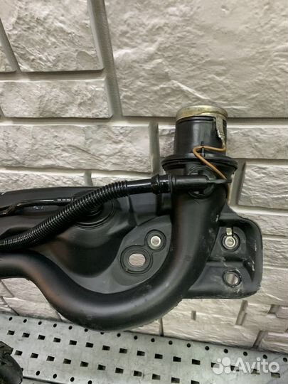 Skoda Octavia A5 Бак топливный