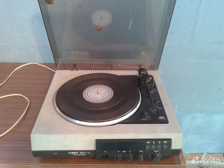 Проигрыватель винила СССР