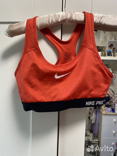 Спортивный топ nike
