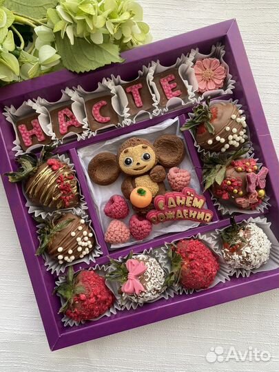 Букеты из шоколадных роз,клубника