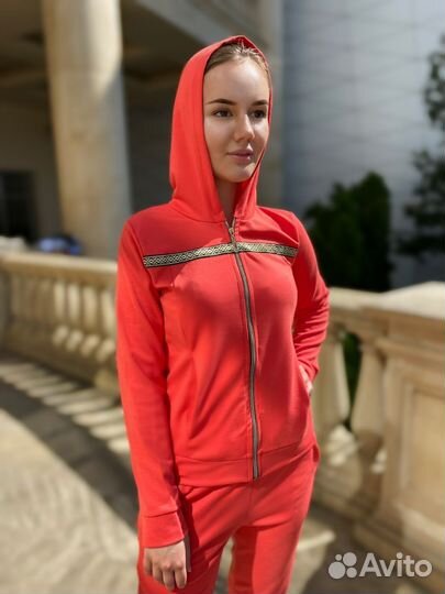 Костюм спортивный