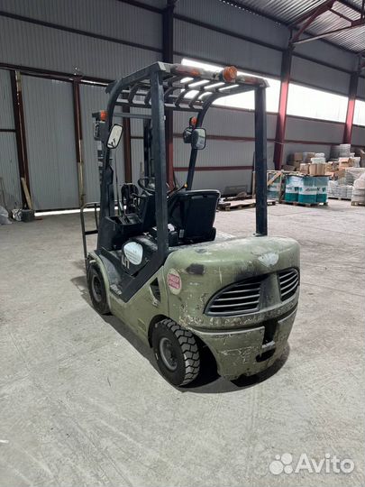 Вилочный погрузчик UN Forklift FD18T, 2011