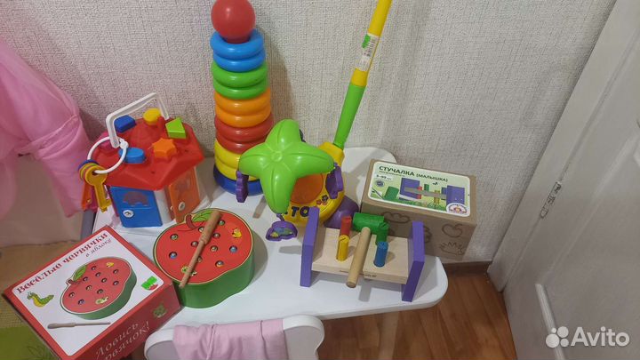 Развивающие игрушки для малышей пакетом