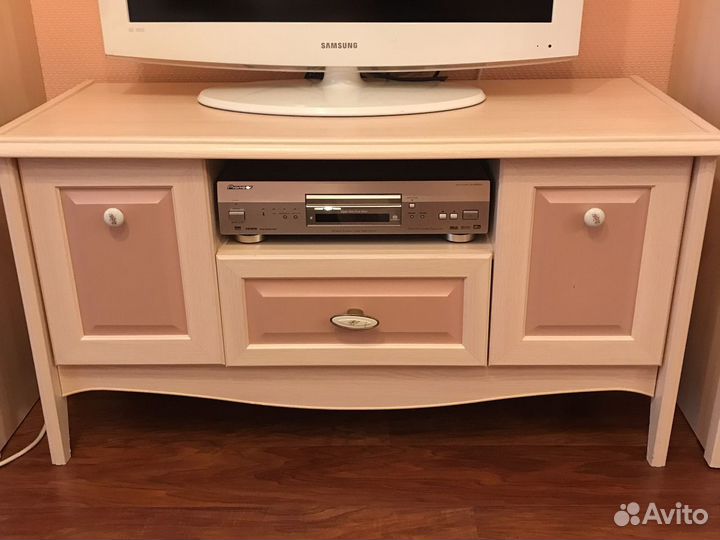Тумба под телевизор