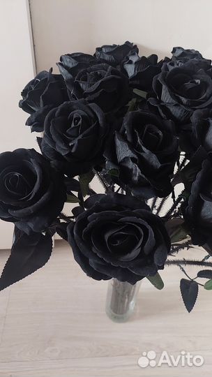 Искусственные розы черные