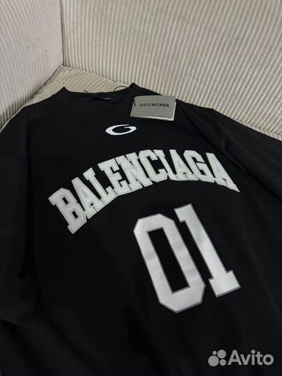 Футболка Balenciaga