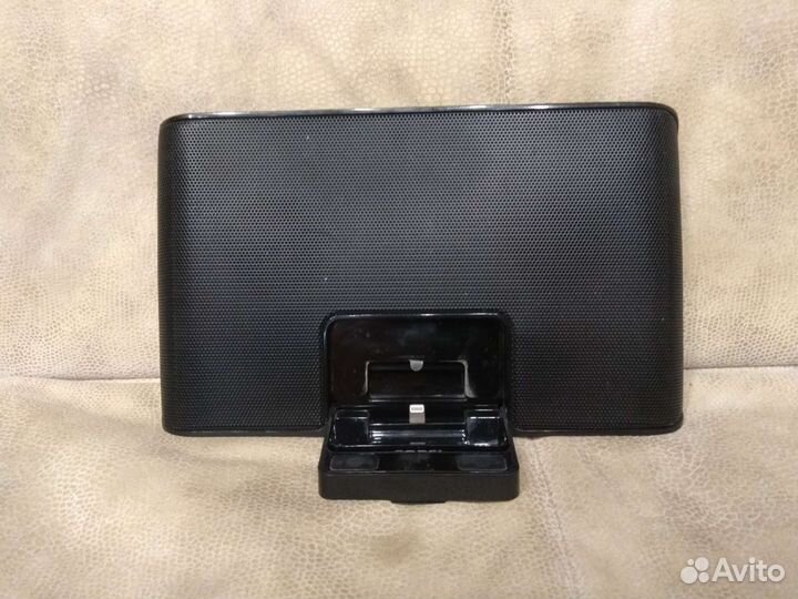 Зарядка для iPhone с музыкой Gear 4 StreetParty 5