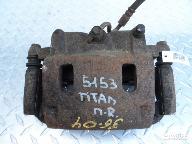 Суппорт передний правый Nissan Titan 1 Crew Cab