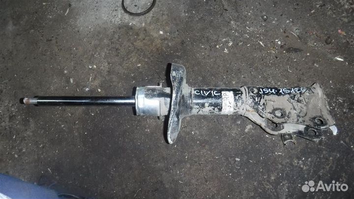 Амортизатор передний правый Honda Civic 4D viii 2