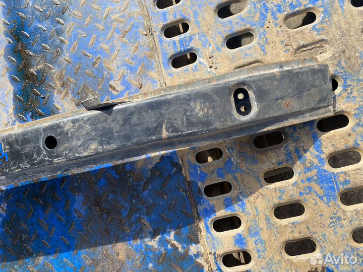 Заний усилитель бампера Chery Fora