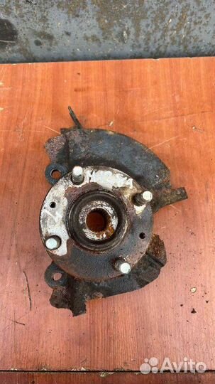 Кулак передний левый Kia Picanto 2 1.0 2011-2017