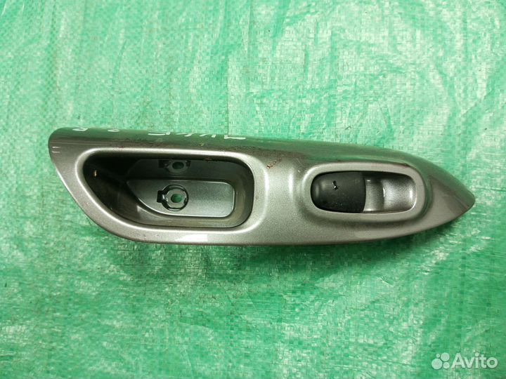 Кнопка стеклоподъемника Nissan Juke 829601KA0A