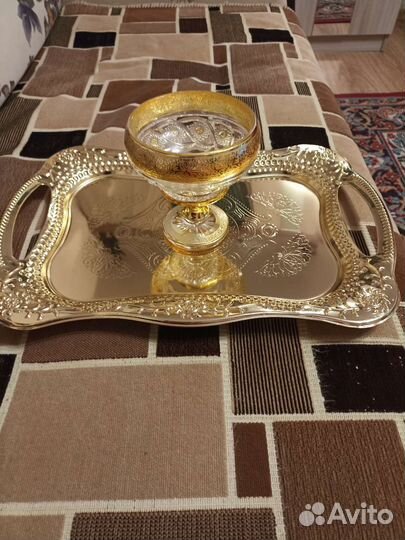 Поднос сервировочный, золотистый с ручками