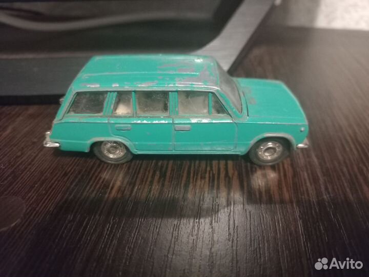 Модель автомобиля 1: 43 Ваз- 2102 сделано в СССР