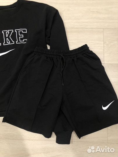 Спортивный костюм женский