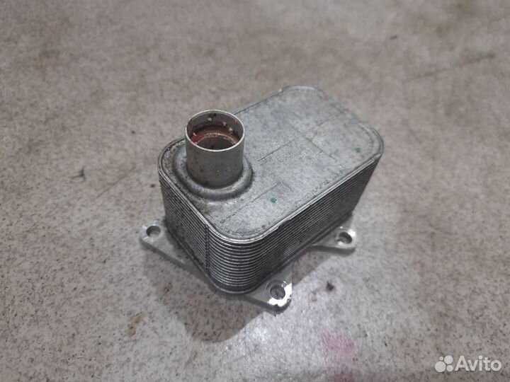 Радиатор масляный для 2.0 tfsi ccta VW Passat CC