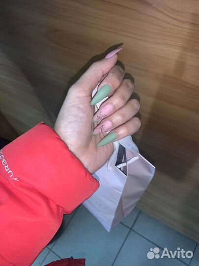 Мастер маникюра