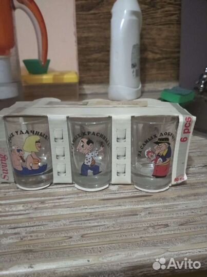 Рюмки с тостами