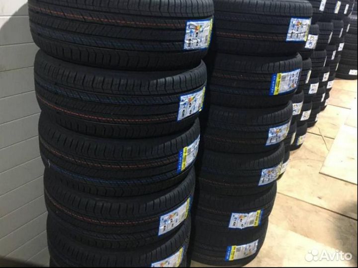 Bearway BW777 215/50 R18 92V