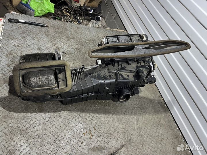 Корпус отопителя (Volkswagen Passat CC)