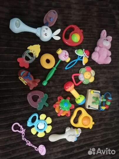Погремушки и игрушки
