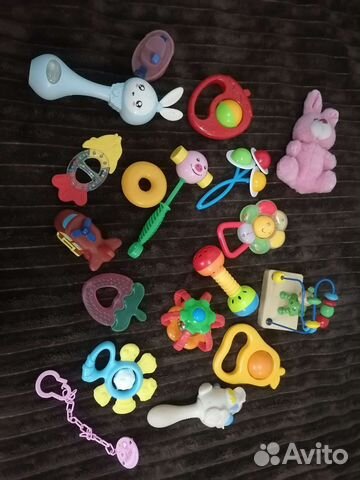 Погремушки и игрушки