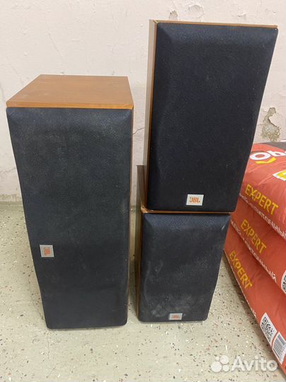 Колонки JBL E20
