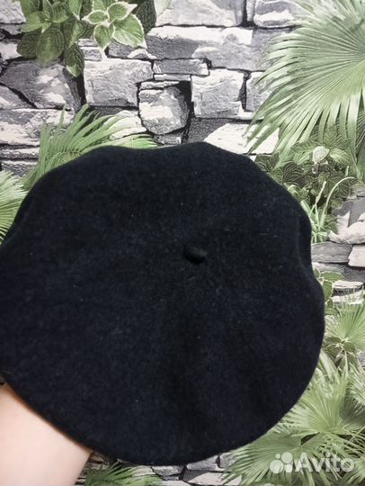 Берет черный женский