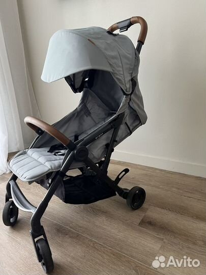 Коляска прогулочная gugas fly